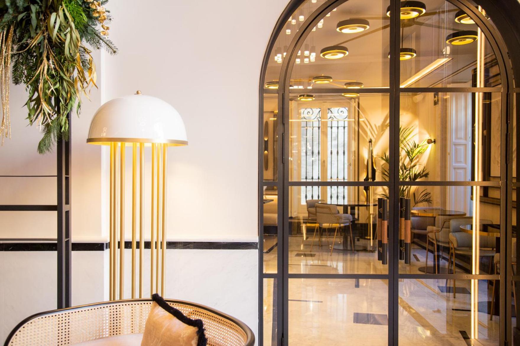 Myr Palacio Vallier Walencja Zewnętrze zdjęcie The interior of the hotel